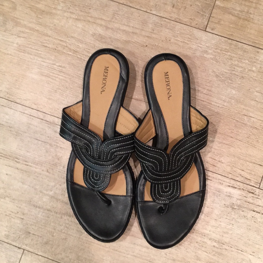 Merona black sandals